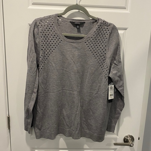 2/20$ Isaac Mizrahi sweater - Picture 2 of 5